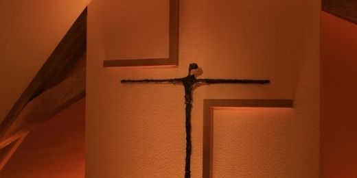 Kreuz im Gebetsraum